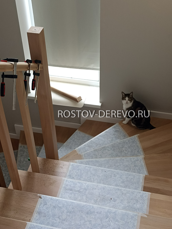 Лестница из дерева в посёлке Приозёрье. Ленинован ( пригород Ростова)